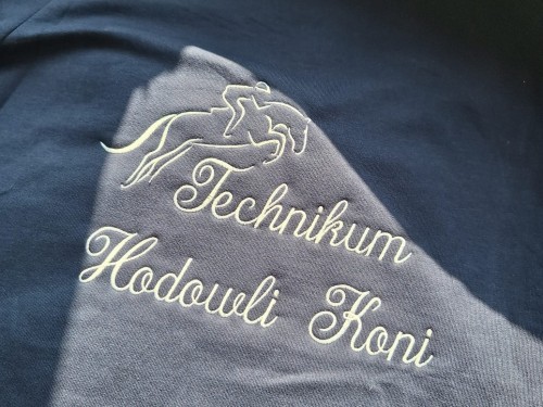 Bluza z haftem Technikum Hodowli Koni.jpg